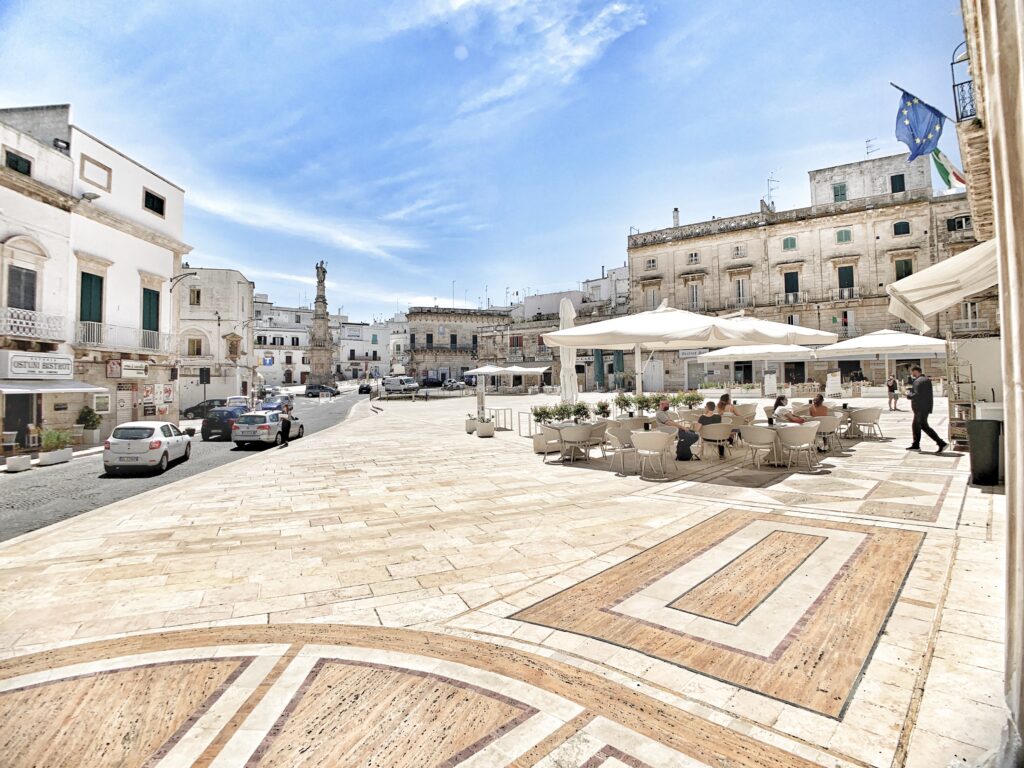 Ostuni summer guide 2023. What to to, the best restaurants and bars, the best beaches near Ostuni. Insider advice and tips to Ostuni by the Puglia Guys.