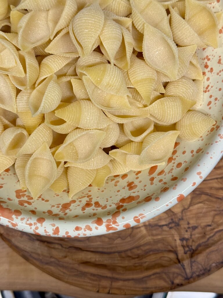 Pasta for the Puglia Kitchen recipe | Pasta e Fagioli alla Barese.

In Bari, pasta e fagioli is made with a local ingredient that takes it to another level of pleasure: ricotta forte – in Barese dialect, ricotta ascuànt – a store cupboard essential in our Puglia Kitchen. It is a type of fermented ricotta cheese, creamy and with a strong, tangy flavour.

Photo, recipe and cooking by the Puglia Guys, Puglia ambassadors.